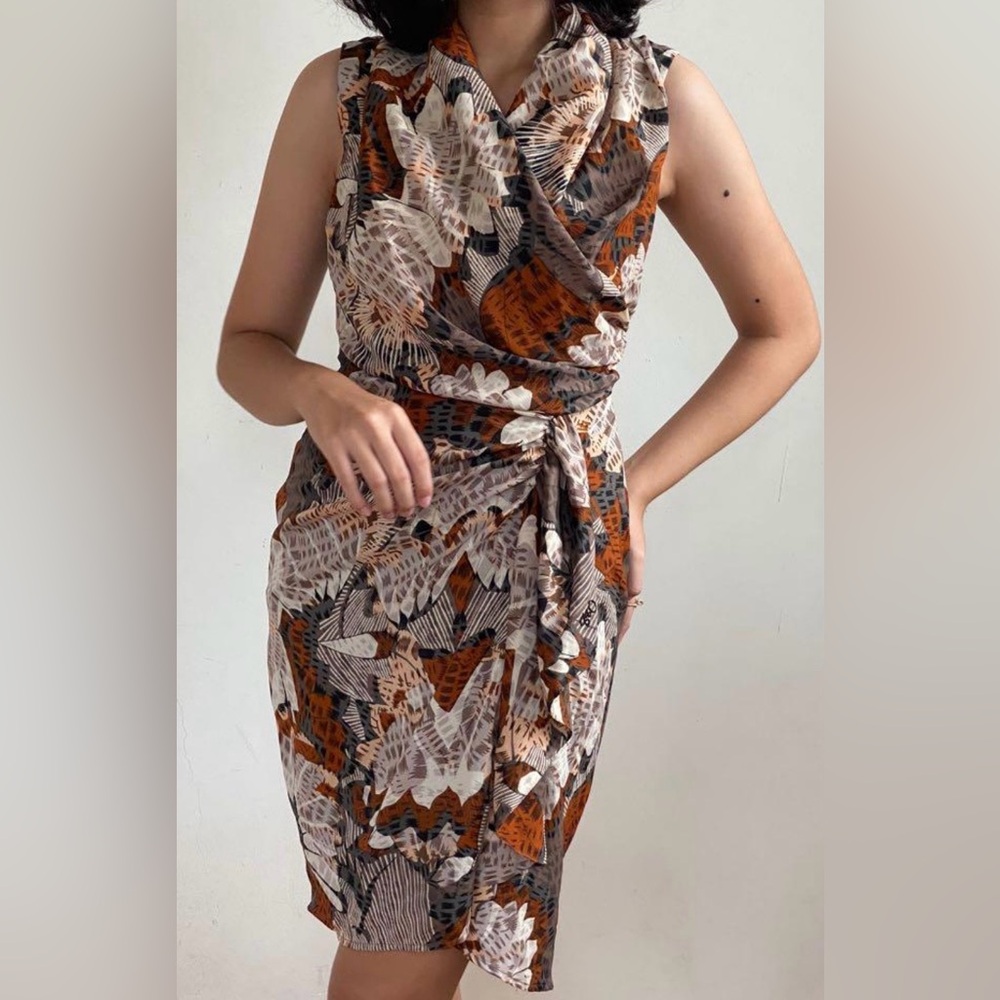 H&M Shawl Collar Sleeveless Brown and Cream Patterned Midi Wrap Dress Size 10